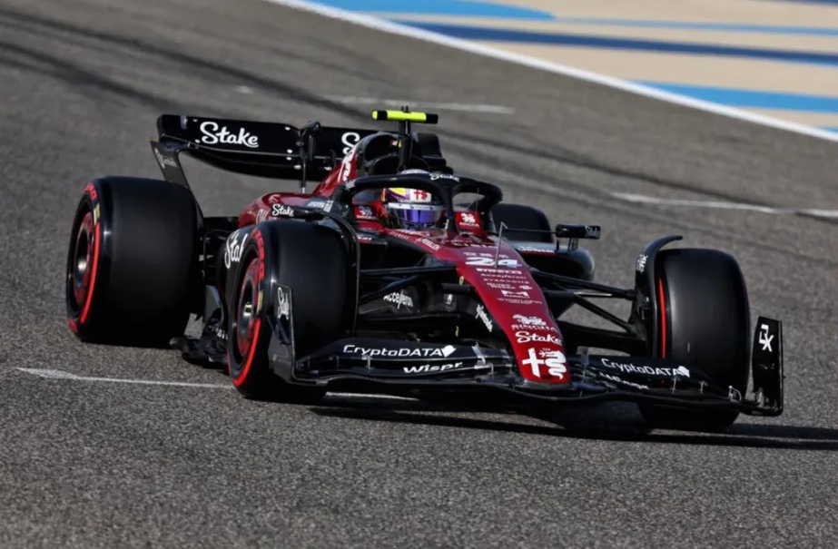 F1中國大獎賽正在進行！周冠宇：今年若有機會 想?yún)⒓酉翹BA的集訓